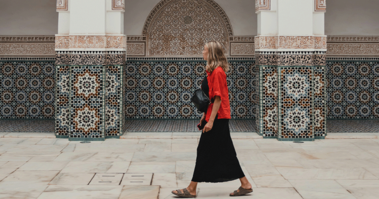 group vs private tour Morocco